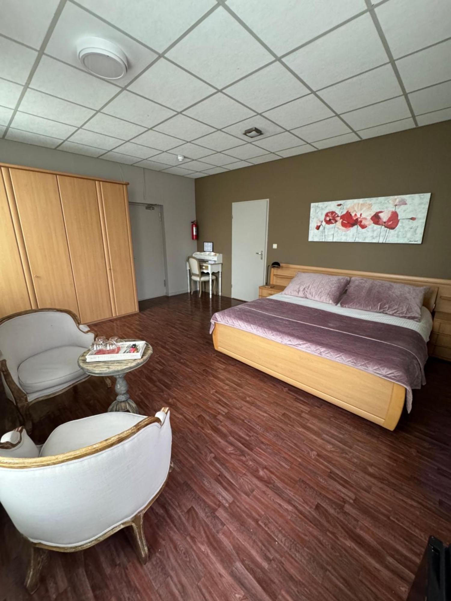 Ouwe Schuure Bed & Breakfast Sluis Bagian luar foto