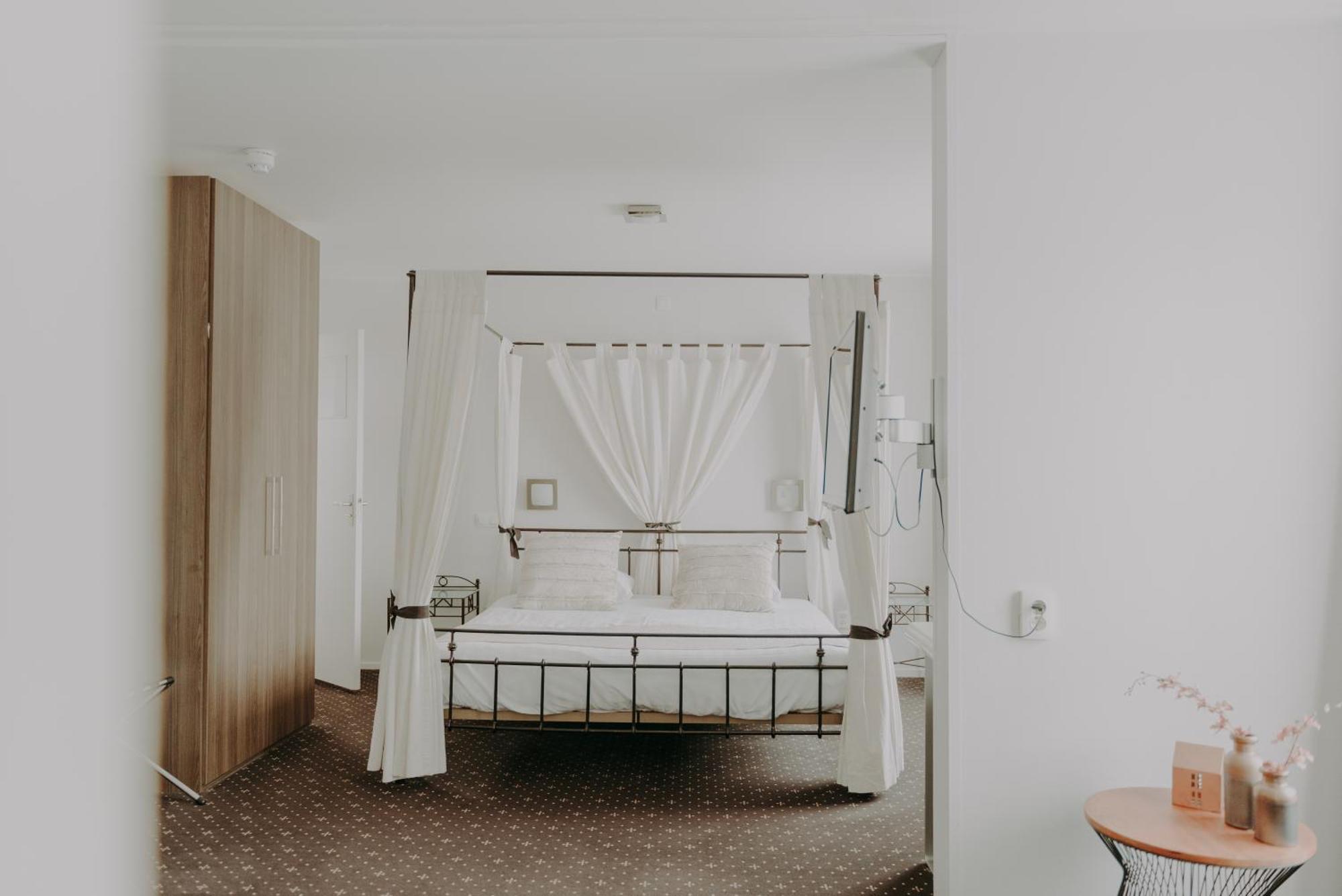 Ouwe Schuure Bed & Breakfast Sluis Bagian luar foto